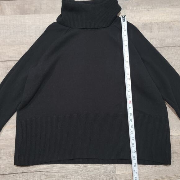 Athleta Wool Cashmere Aspen Turtleneck Sweater Size Large Black Oversized Boxy - Picture 5 of 6